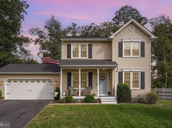 9811 Elm St, Fredericksburg, VA 22407