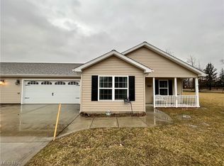 355 Woodlands Way #B, Jefferson, OH 44047