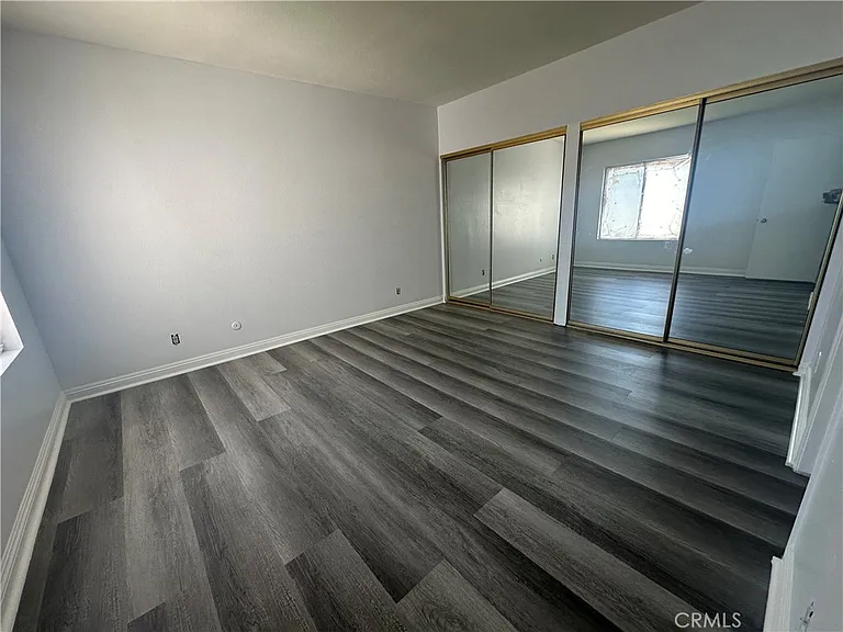 1735 E Washington St — Photo 6
