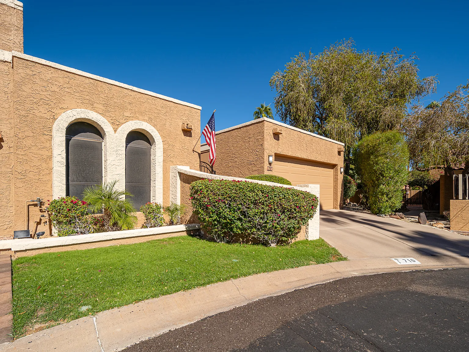 3 bed, 1913 sqft, $2,595 — Photo 3