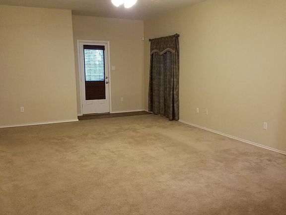 5th image of 814 Rivera Way
