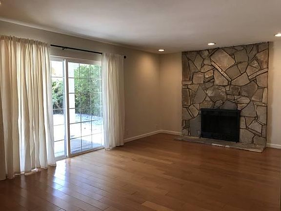 Family room with Fireplace