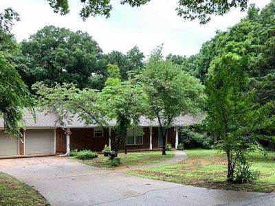 2400 Rambling Rd, Edmond, OK, 73025