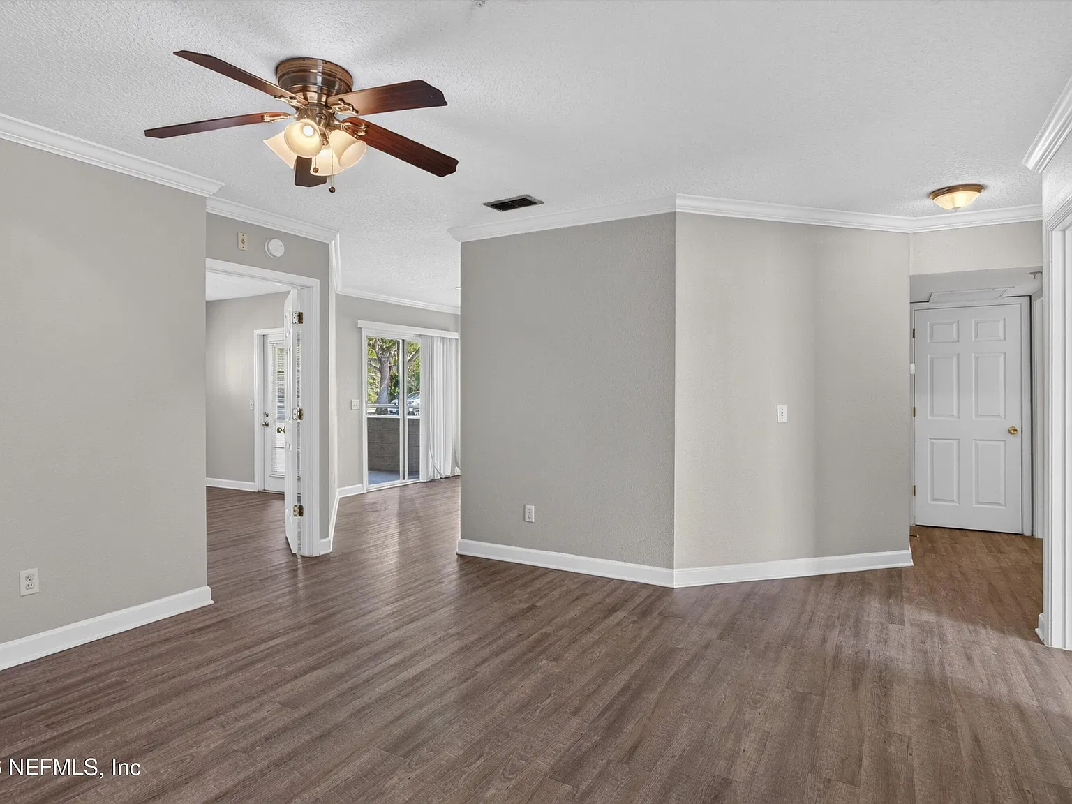 2 bed, 2.0 bath, 1156 sqft, $1,750 — Photo 4