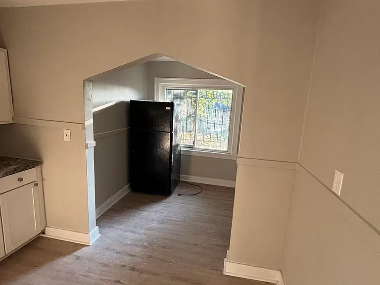 15895 Ohio St — Photo 10