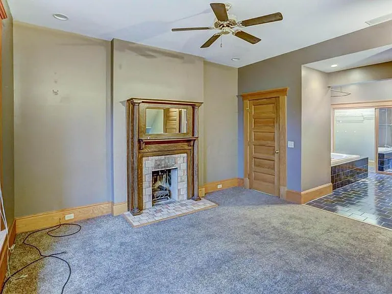 250 Wilber Ave — Photo 6