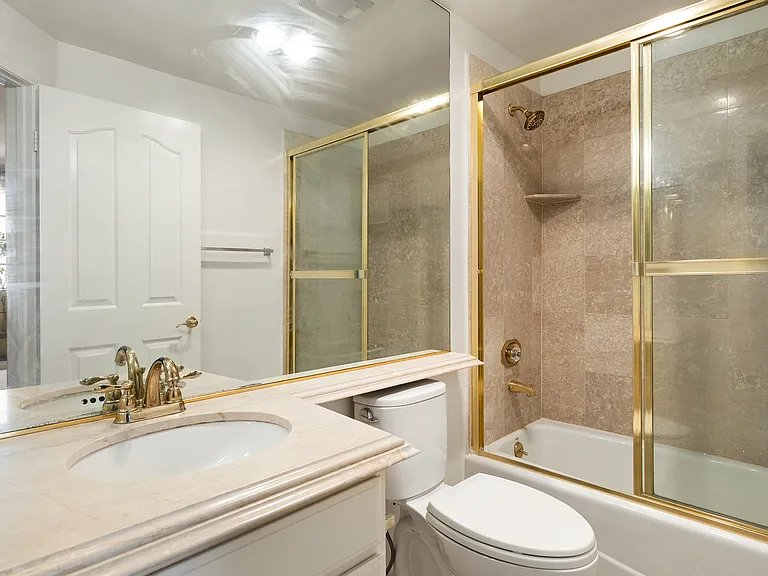930 N Doheny Dr #415 — Photo 11