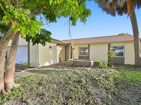 4th image of 8433 Somerset Dr