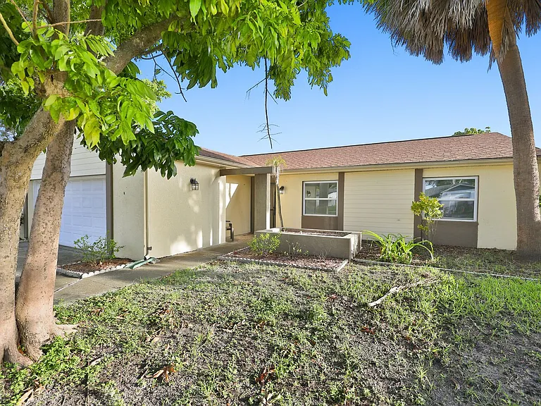 8433 Somerset Dr — Photo 4