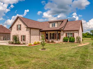 2245 London Ln, Greenbrier, TN 37073