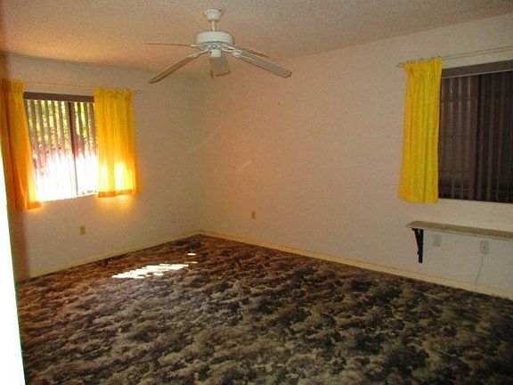 4th image of 299 Parkview Dr