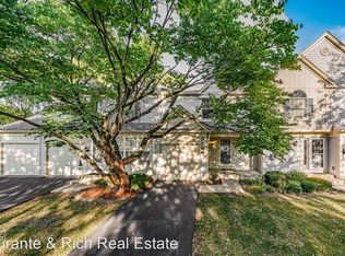83 Saint Croix Ct, Aurora, IL