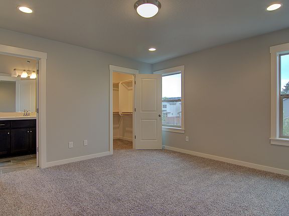 03 Master Bedroom