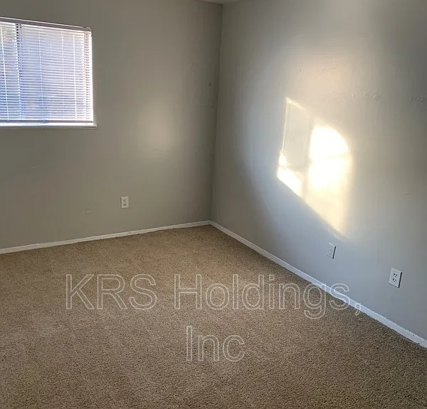 1227 Nelson St #A — Photo 11