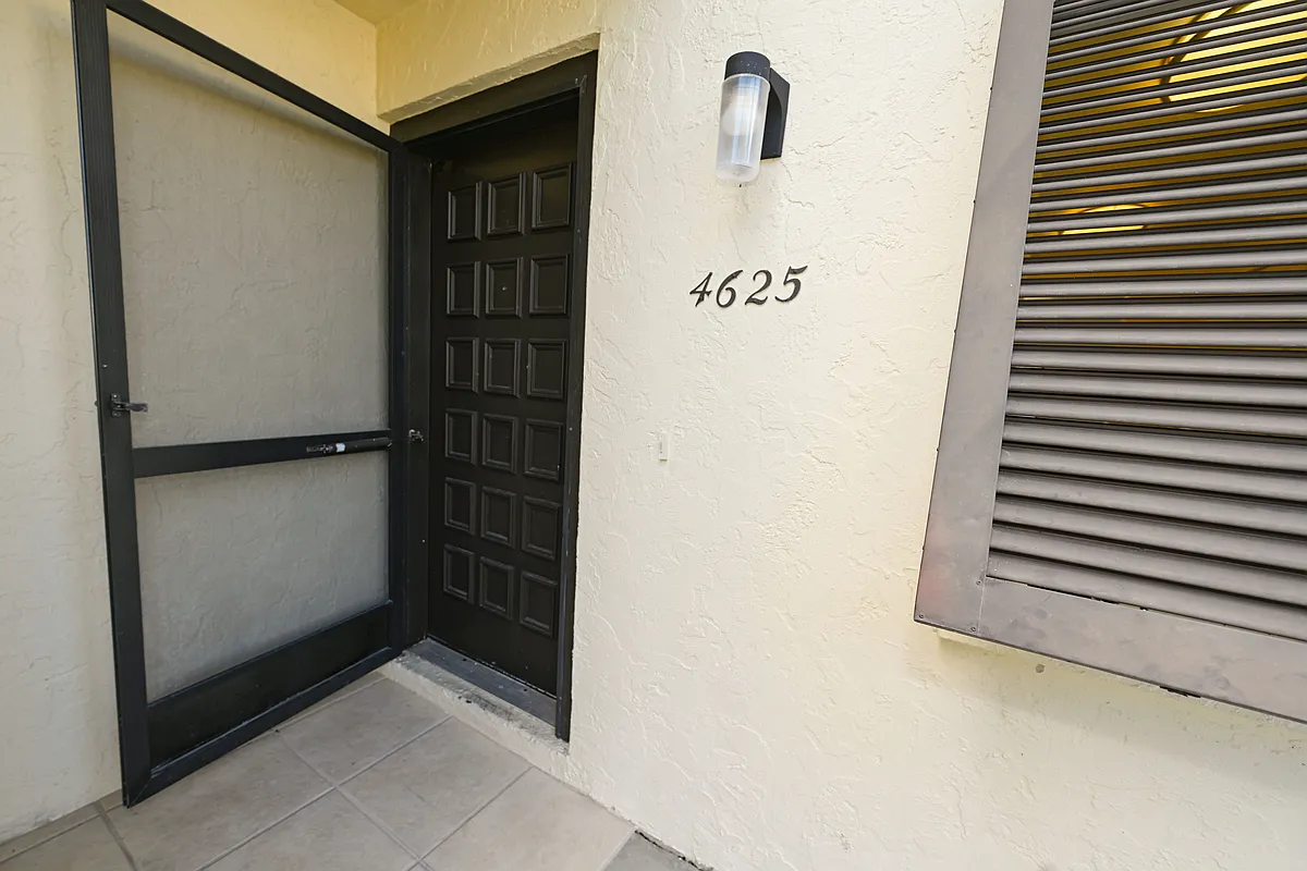 Building Photo - 4625 Longwater Chase #113