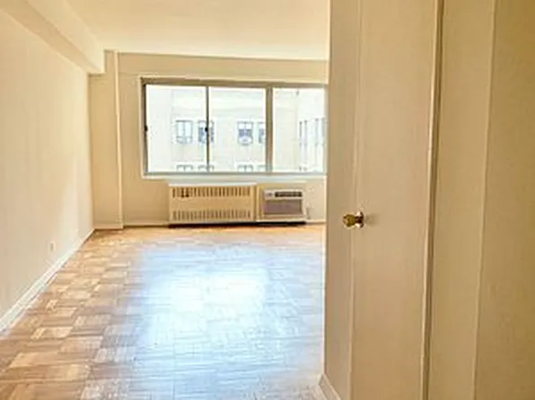 225 E 46th St APT 11J, New York, NY 10017