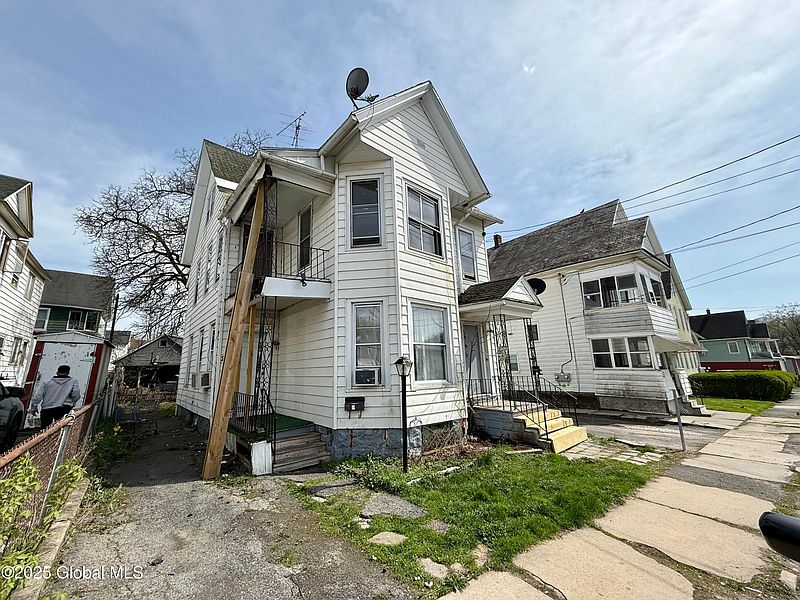 2nd image of 25-27 Caroline Street