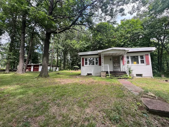 8102 Airport Rd, Bath, PA 18014