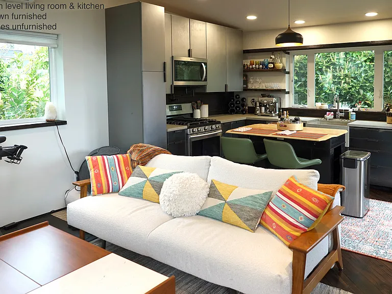2847 NW Savier St #B — Photo 6