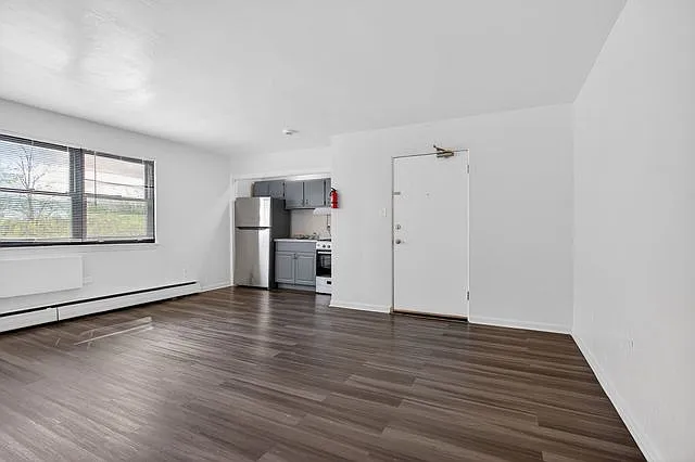 Studio, $1,300 — Photo 2