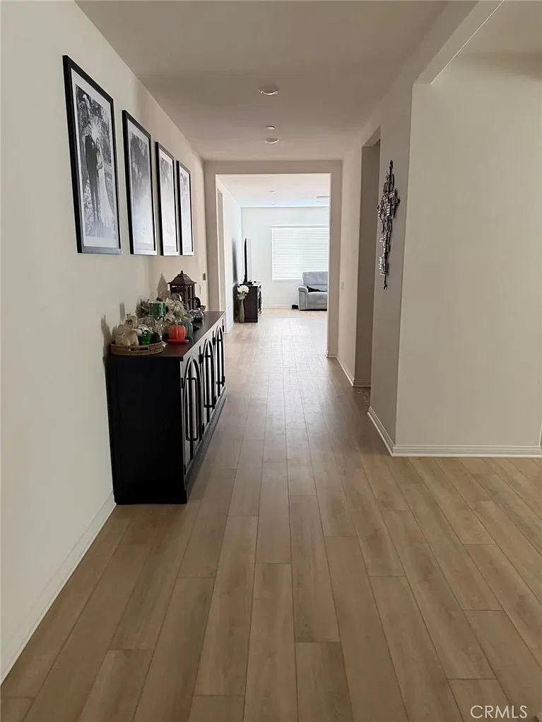 4 bed, 2.5 bath, 2503 sqft, $3,830 — Photo 3
