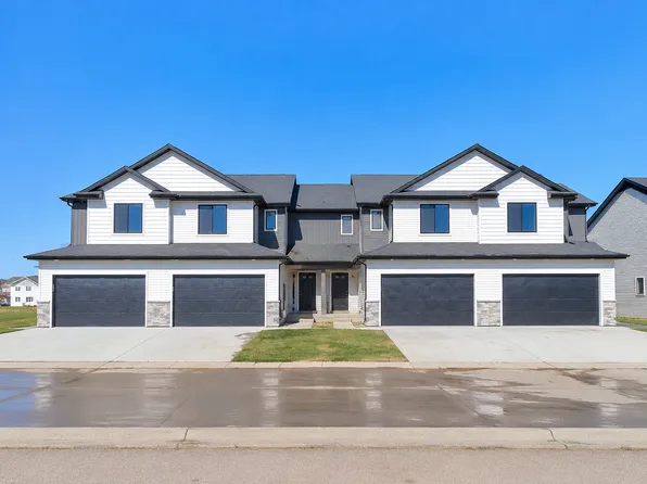 6941 Holly Ct, Johnston, IA 50131