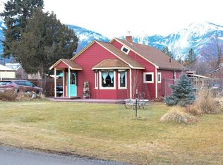 103 N College St, Joseph, OR 97846