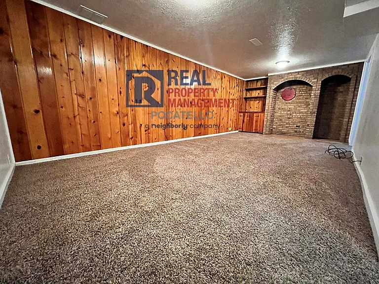 1154 W Eldredge Rd — Photo 16
