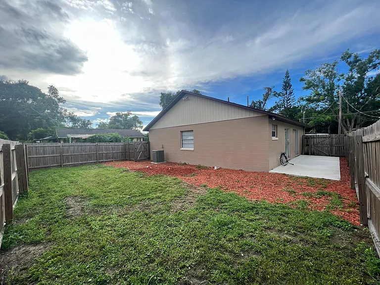 2314 E Crystal Lake Ave — Photo 27