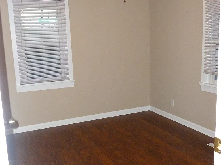 1548 Washington Ave — Photo 4
