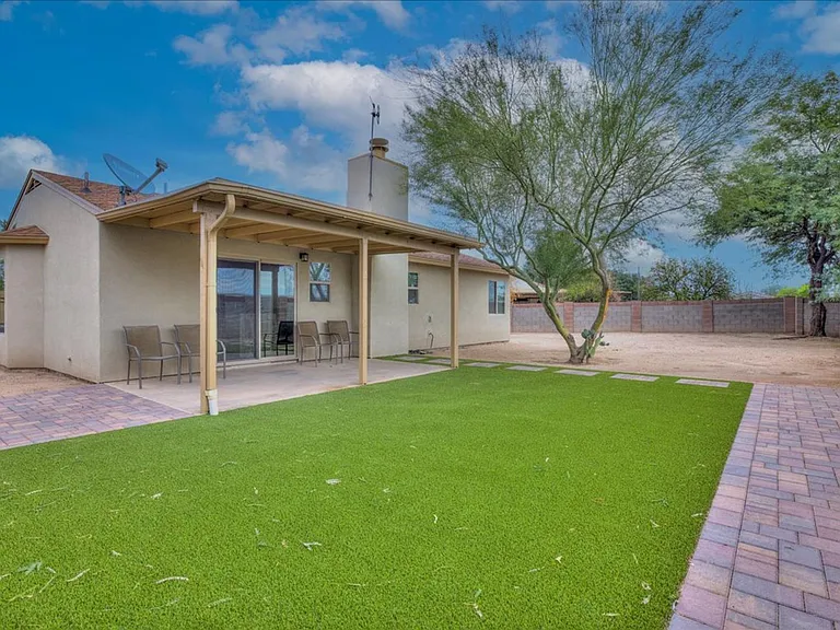 5501 N Lazybrook Pl — Photo 33