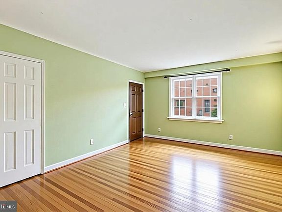 3rd image of 19 Auburn Ct APT A