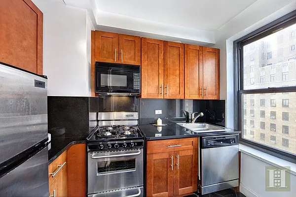 Rented by Halstead Real Estate | media 18