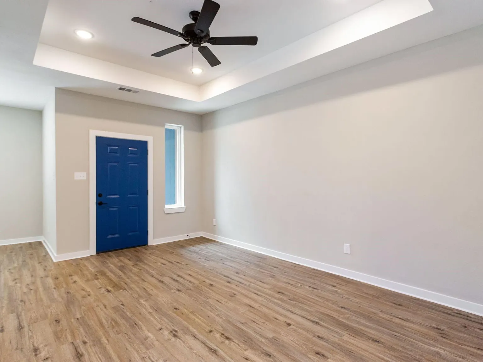 Studio, 2.0 bath, 1070 sqft, $1,695 — Photo 2