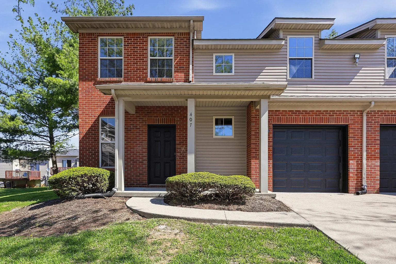 407 Newbury Way photo 1