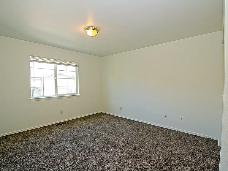 424 Valley Cir #D — Photo 8