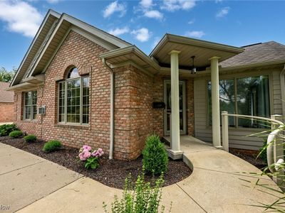 1137 Saint Abigail St SW, Hartville, OH, 44632
