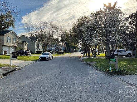 4th image of 8 Runner Road