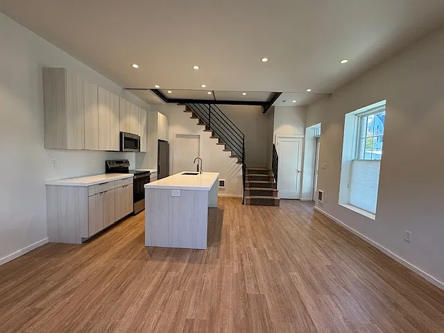 784 Farmington Ave — Photo 19