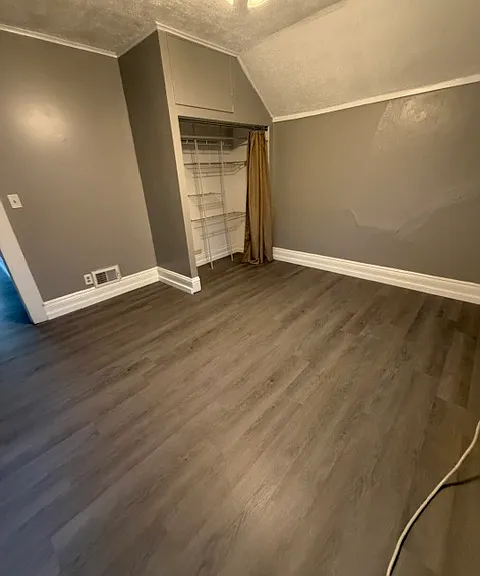 621 Fremont Ave NW — Photo 18