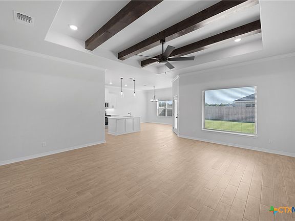 4th image of 215 Desert Holly Dr