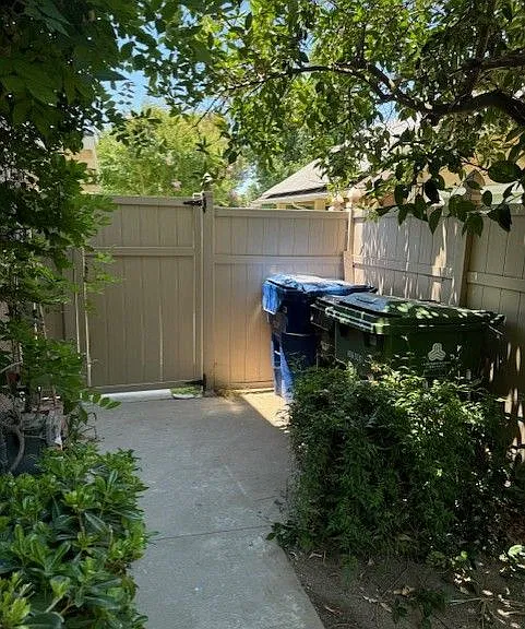 6828 Ponce Ave — Photo 35