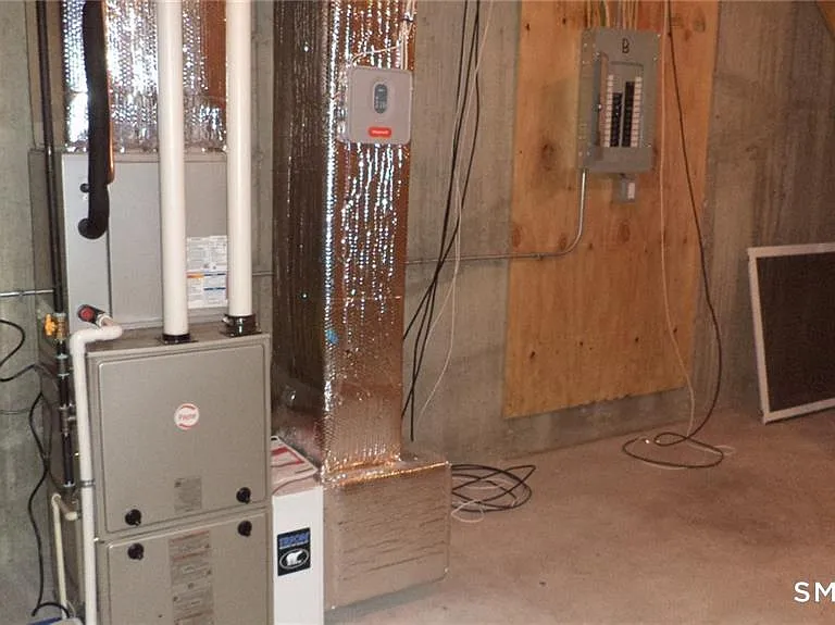 33 Maple Ave #B — Photo 23