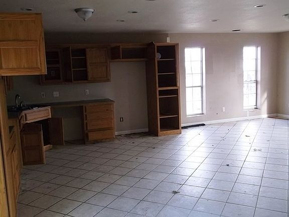 2nd image of 1617 Deer Park Way