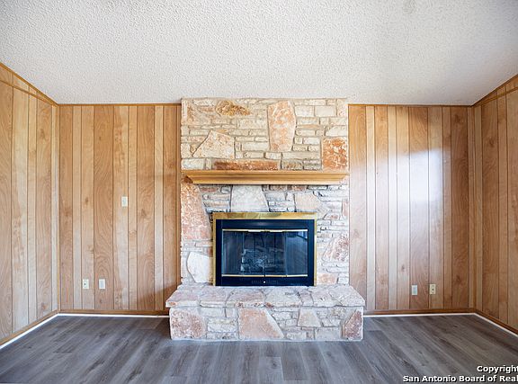5th image of 2034 Glenn Dr