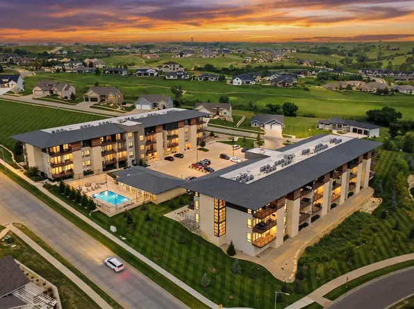 3022 Fieldhouse Cir #206, Manhattan, KS 66503