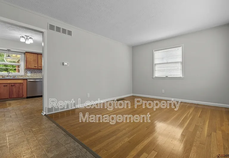 2124 Violet Rd — Photo 3