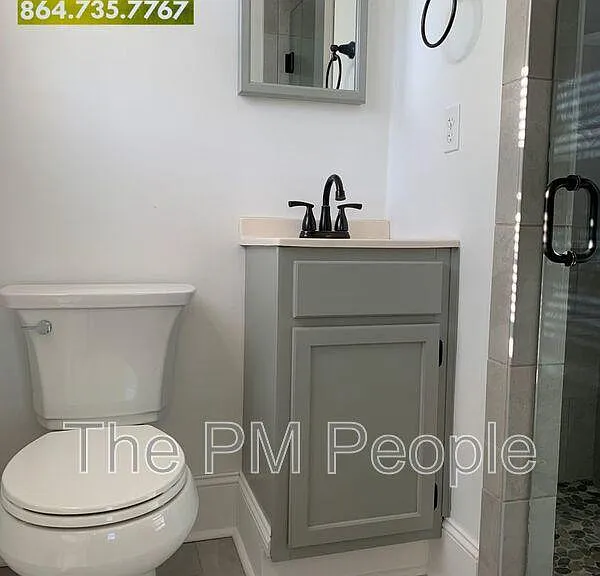 204 Pennwood Ln — Photo 3