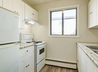 Delton Place, Edmonton, AB T5B 3R8