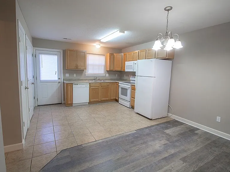 1311 Raleigh Dr — Photo 7